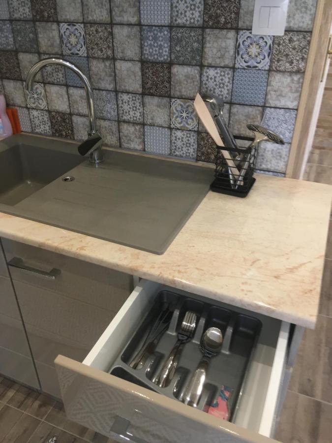 Апартаменти Mora Apartmanhaz Кішкунфеледьгаза