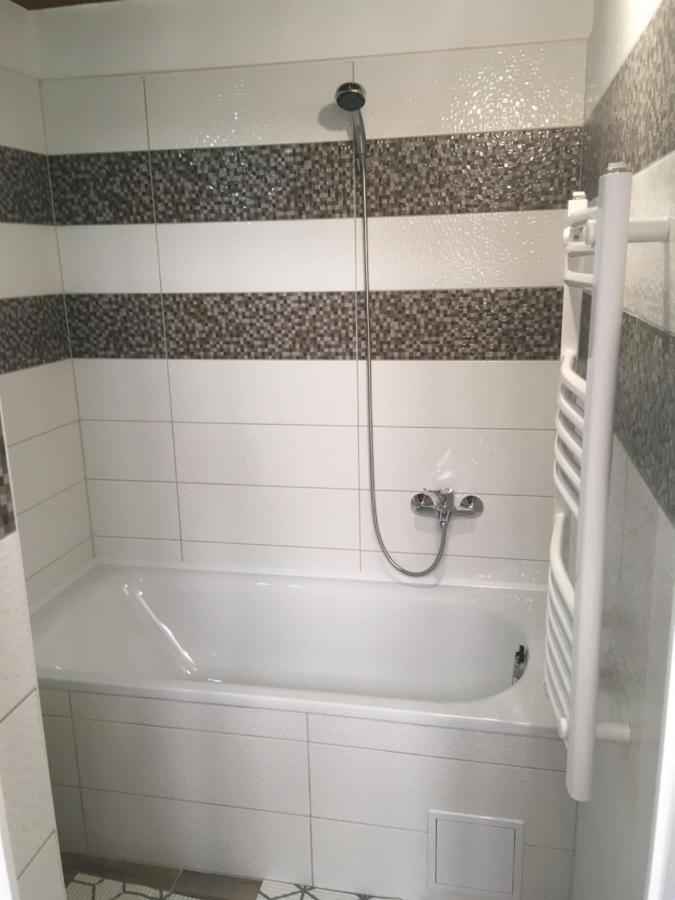Mora Apartmanhaz Апартаменти Кішкунфеледьгаза