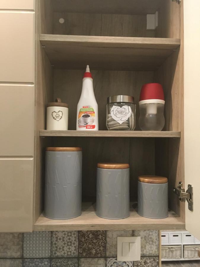 Mora Apartmanhaz Кішкунфеледьгаза